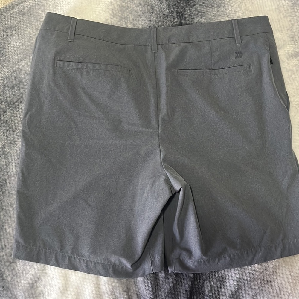 Golf Shorts - Picture 2 of 3